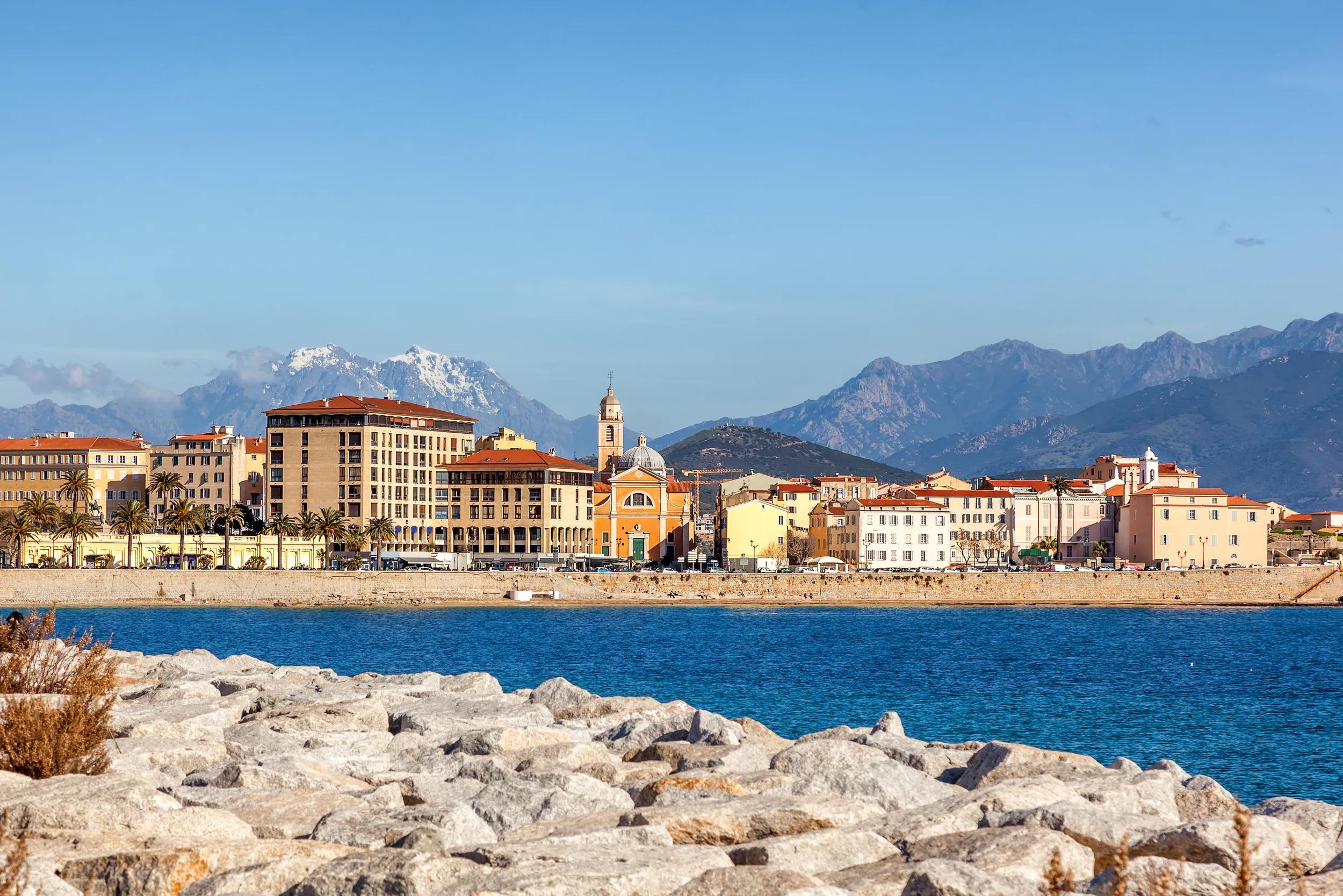 Ajaccio le coeur battant de la Corse-du-Sud proche de notre résidence 3 étoiles