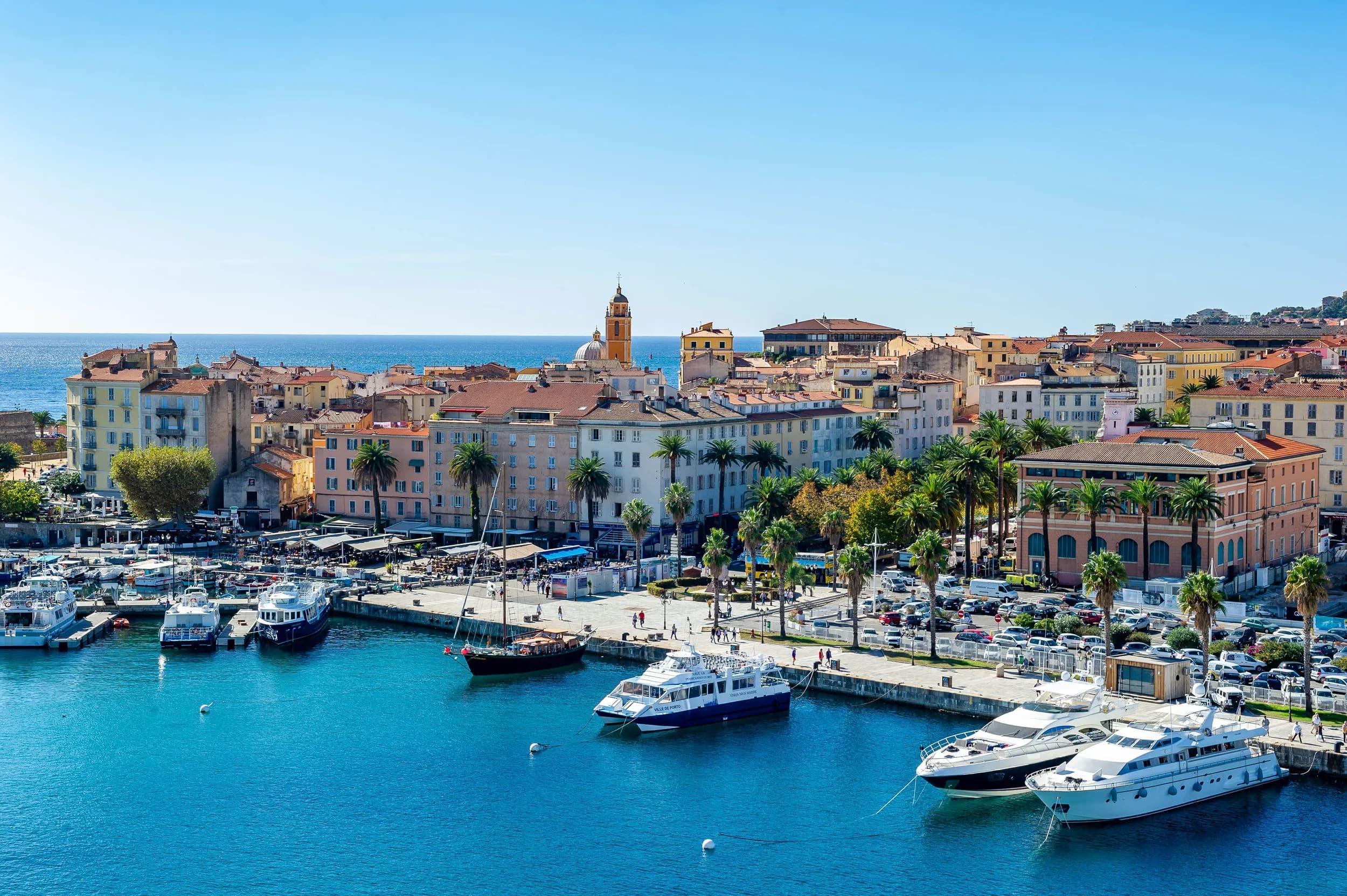 Le port Tino-Rossi à Ajaccio 